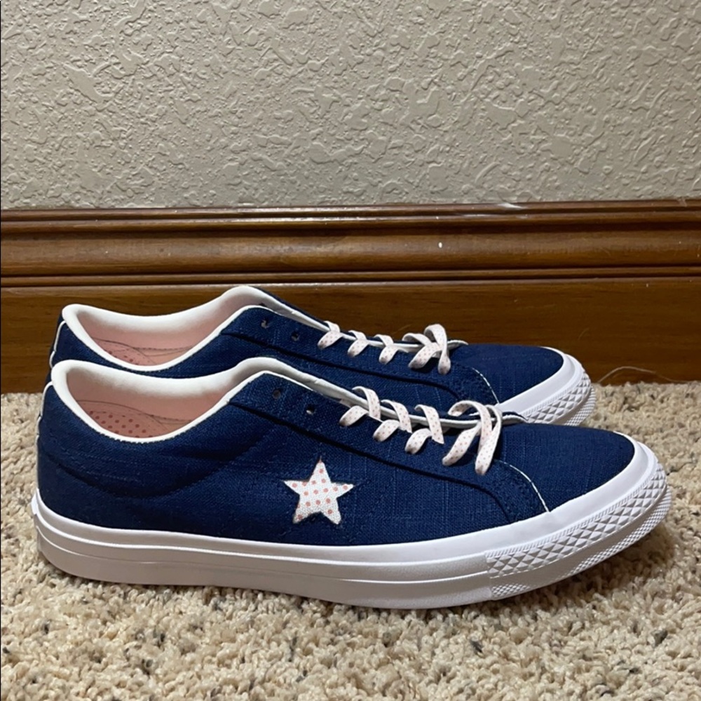 converse low top one star shoes